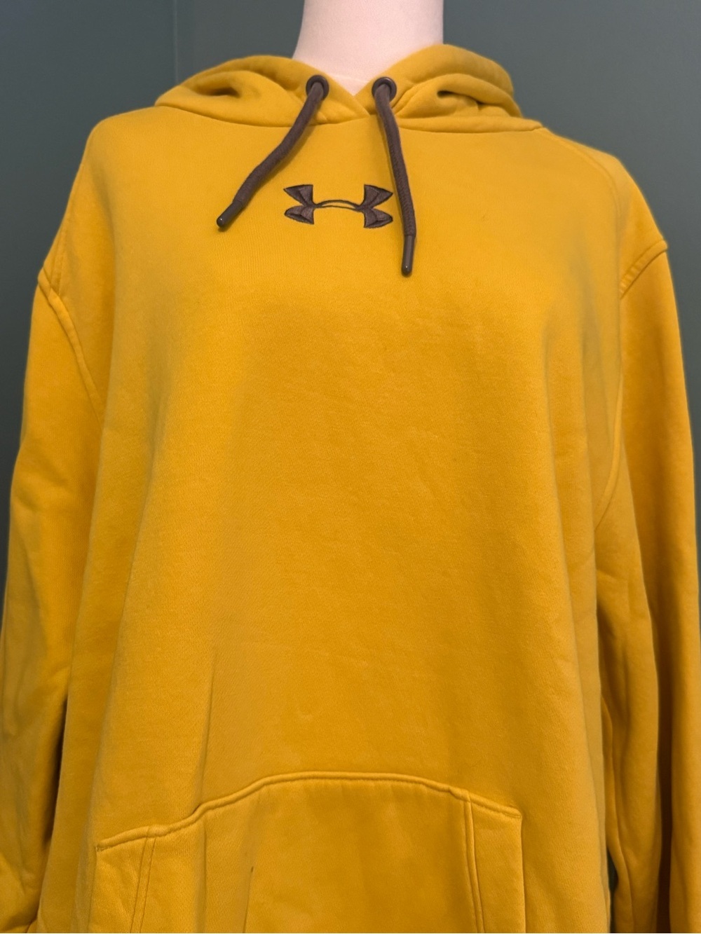 Under Armour Storm Hoodie 2XL Loose Yellow Pullover Sweatshirt- Small Stains